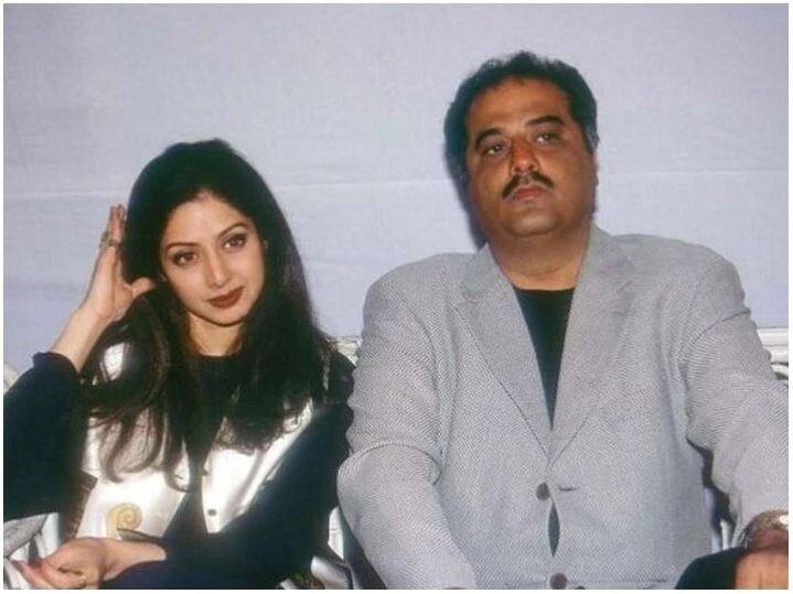 Sridevi-Boney Kapoor: ਸ਼੍ਰੀਦੇਵੀ ਅਤੇ ਬੋਨੀ ਕਪੂਰ ਨੇ ਵੀ ਬਹੁਤ ਸਾਦਗੀ ਨਾਲ ਵਿਆਹ ਕੀਤਾ ਸੀ। ਬੋਨੀ ਸ਼੍ਰੀਦੇਵੀ ਨਾਲ ਵਿਆਹ ਤੋਂ ਪਹਿਲਾਂ ਹੀ ਸ਼ਾਦੀਸ਼ੁਦਾ ਸੀ ਅਤੇ ਦੋ ਬੱਚਿਆਂ ਦਾ ਪਿਤਾ ਸੀ ਅਤੇ ਇਹੀ ਕਾਰਨ ਹੈ ਕਿ ਬੋਨੀ ਨੇ 2 ਜੂਨ 1996 ਨੂੰ ਸ਼੍ਰੀਦੇਵੀ ਨਾਲ ਮੰਦਿਰ ਵਿੱਚ ਵਿਆਹ ਕਰਵਾ ਲਿਆ ਸੀ।