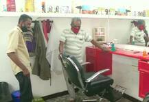 ਮਿਸਾਲ: ਨਹੀਂ ਵਾਲ ਕੱਟਵਾਉਣ ਲਈ ਪੈਸੇ ਤਾਂ ਇਹ ਨਾਈ ਫਰੀ ਕੱਟ ਰਿਹਾ ਵਾਲ