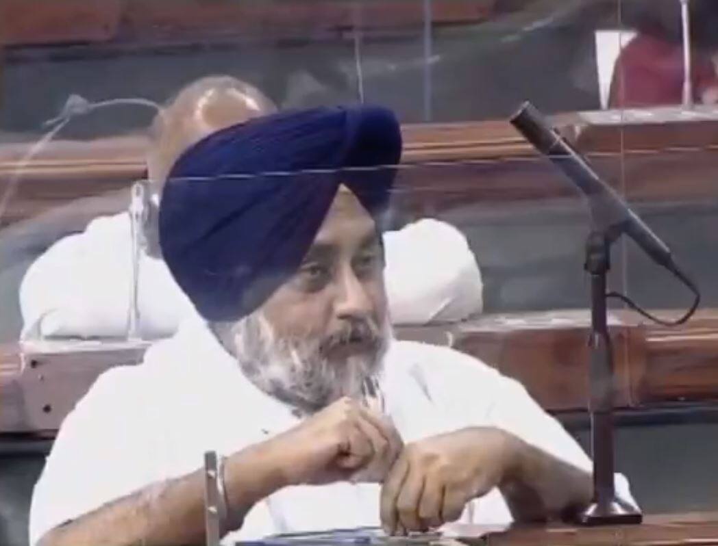 AAP Questions SAD, to whom Sukhbir is complaining about Punjabi Language 'ਆਪ' ਦਾ ਅਕਾਲੀ ਦਲ ਨੂੰ ਸਵਾਲ, ਸਰਕਾਰ ਦਾ ਹਿੱਸਾ ਹੋ ਕੇ ਪੰਜਾਬੀ ਭਾਸ਼ਾ ਬਾਰੇ ਕਿਸ ਨੂੰ ਕਹਿ ਰਹੇ ਸੁਖਬੀਰ ਬਾਦਲ?