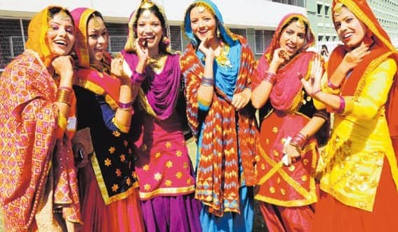 Punjab de ang sang suhaag ghoriyan lok geet ਪੰਜਾਬ ਦੇ ਅੰਗ-ਸੰਗ: ਡੀਜੇ ਦੇ ਸ਼ੋਰ 'ਚ ਵਿਸਰੇ ਘੋੜੀਆਂ-ਸੁਹਾਗ, ਕਦੇ ਇੰਝ ਲੱਗਦੀ ਸੀ ਰੌਣਕ