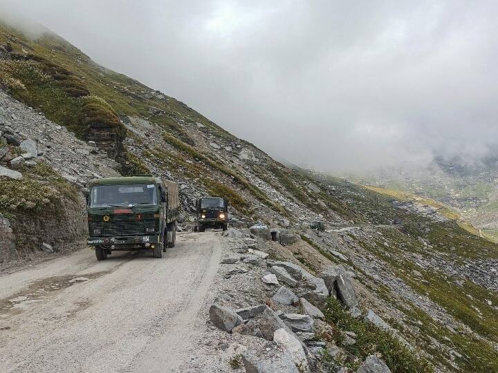 Indian soldiers on LAC also faced corona virus difficulties LAC 'ਤੇ ਚੀਨ ਤੋਂ ਇਲਾਵਾ ਕੋਰੋਨਾ ਨਾਲ ਵੀ ਜੂਝ ਰਹੇ ਭਾਰਤੀ ਜਵਾਨ, ਸਾਵਧਾਨੀਆਂ ਦਾ ਰੱਖ ਰਹੇ ਖਾਸ ਖਿਆਲ