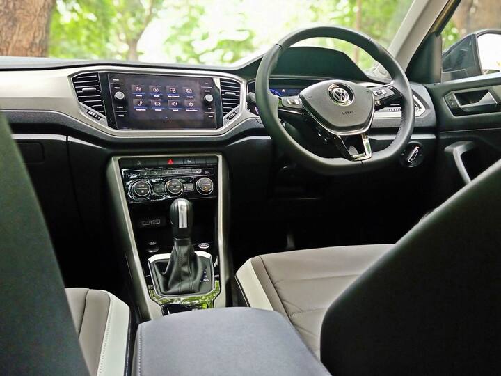 Tiguan AllSpace SUV ਚ BS6 ਇੰਜਣ ਹੈ। Volkswagan Tiguan All-Space 'ਚ ਸਿਰਫ ਪੈਟਰੋਲ ਇੰਜਣ ਹੈ। ਇਸ ਲਈ ਇਸ ਮਾਡਲ 'ਚ ਟਰਬੋਚਾਰਜਡ 2-ਲੀਟਰ TSI ਇੰਜਣ ਦਿੱਤਾ ਗਿਆ ਹੈ। ਇਹ ਇੰਜਣ 190 hp ਦਾ ਪੀਕ ਪਾਵਰ ਅਤੇ 320 Nm ਦਾ ਪੀਕ ਟਾਰਕ ਜੈਨਰੇਟ ਕਰਦਾ ਹੈ। ਕੰਪਨੀ ਦੀ ਇਸ ਵੀਂ SUV 'ਚ 4MOTTON ਆਲ ਵੀਲ ਡ੍ਰਾਈਵ ਸਿਸਟਮ ਮਿਲੇਗਾ। ਜਿਸ 'ਚ 7-ਸਪੀਡ DSG ਆਟੋਮੈਟਿਕ ਯੂਨਿਟ ਟ੍ਰਾਂਸਮਿਸ਼ਨ 