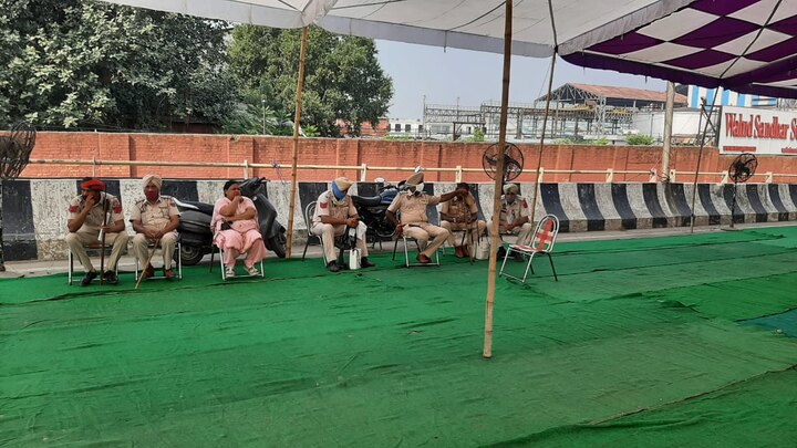 ਫਗਵਾੜਾ 'ਚ ਵੀ ਦੁਕਾਨਦਾਰਾਂ ਤੇ ਵਪਾਰੀਆਂ ਦਾ ਕਿਸਾਨਾਂ ਨੂੰ ਖੁੱਲਾ ਸਮਰਥਨ ਮਿਲਿਆ ਹੈ। 