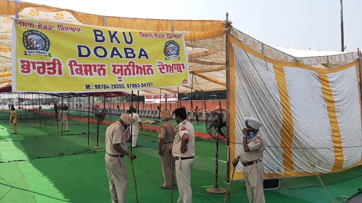 ਤਸਵੀਰਾਂ ਜ਼ਰੀਏ ਪੂਰਨ ਬੰਦ ਦੇਖਿਆ ਜਾ ਸਕਦਾ ਹੈ।