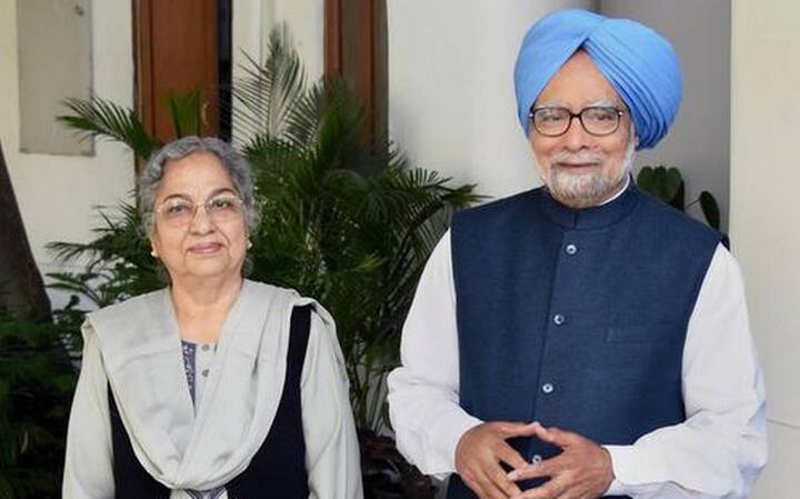 ਮਨਮੋਹਨ ਸਿੰਘ ਨੇ 1998 ਤੋਂ 2004 ਤੱਕ ਰਾਜ ਸਭਾ ਵਿੱਚ ਵਿਰੋਧੀ ਧਿਰ ਦੇ ਨੇਤਾ ਵਜੋਂ ਸੇਵਾ ਨਿਭਾਈ। ਇਸ ਤੋਂ ਬਾਅਦ ਮਨਮੋਹਨ ਸਿੰਘ ਨੇ ਯੂਪੀਏ ਦੀ ਅਗਵਾਈ ਵਿਚ ਅਟਲ ਬਿਹਾਰੀ ਵਾਜਪਾਈ ਦੀ ਐਨਡੀਏ ਸਰਕਾਰ ਨੂੰ ਹਰਾਉਣ ਤੋਂ ਬਾਅਦ 2004 ਤੋਂ 2014 ਦੇ ਵਿਚਾਲੇ ਭਾਰਤ ਦੇ 13ਵੇਂ ਪ੍ਰਧਾਨ ਮੰਤਰੀ ਵਜੋਂ ਸਹੁੰ ਚੁੱਕੀ। ਸਾਬਕਾ ਪ੍ਰਧਾਨ ਮੰਤਰੀ ਮਨਮੋਹਨ ਸਿੰਘ ਇਸ ਸਮੇਂ ਰਾਜਸਥਾਨ ਤੋਂ ਰਾਜ ਸਭਾ ਮੈਂਬਰ ਹਨ।