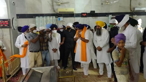 ਸੁਖਬੀਰ ਬਾਦਲ ਪਹੁੰਚੇ ਪਟਿਆਲਾ, ਲੀਡਰਸ਼ਿਪ ਨਾਲ ਅਹਿਮ ਮੀਟਿੰਗ ਸੁਖਬੀਰ ਬਾਦਲ ਪਹੁੰਚੇ ਪਟਿਆਲਾ, ਲੀਡਰਸ਼ਿਪ ਨਾਲ ਅਹਿਮ ਮੀਟਿੰਗ