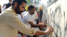 'ਆਪ' ਨੇ ਮੋਗਾ 'ਚ ਅਡਾਨੀ ਐਗਰੋ ਦੇ ਬਾਹਰ ਹੱਲਾ ਬੋਲਿਆ