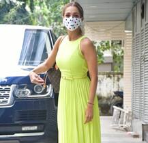 ਨਿਓਨ ਲੁੱਕ 'ਚ ਸਪਾਟ ਹੋਈ ਮਲਾਇਕਾ ਅਰੋੜਾ, ਵੇਖੋ ਖੂਬਸੂਰਤ ਤਸਵੀਰਾਂ