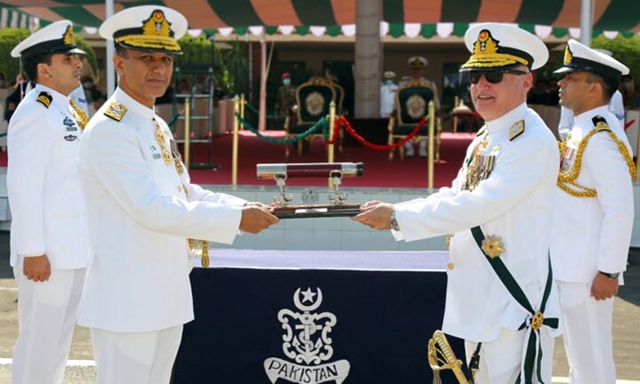 Pakistan increasing it's Army Power, Admiral Niazi takes charge as Chief of Naval Staff ਪਾਕਿਸਤਾਨ ਫੌਜੀ ਤਾਕਤ ਵਧਾਉਣ 'ਚ ਜੁਟਿਆ, 50 ਤੋਂ ਵੱਧ ਜਹਾਜ਼ ਹੋਣਗੇ ਬੇੜੇ 'ਚ ਸ਼ਾਮਲ