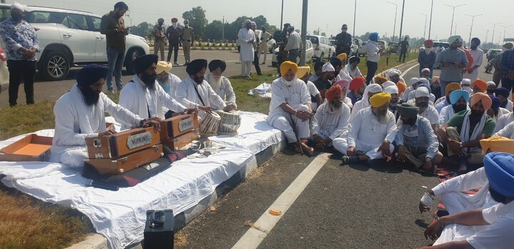 Akali Dal prays for reopening of Kartarpar Sahib corridor ਕਰਤਾਰਪਰ ਸਾਹਿਬ ਲਾਂਘੇ ਦੇ ਖੁੱਲ੍ਹਣ ਲਈ ਅਕਾਲੀ ਦਲ ਨੇ ਕੀਤੀ ਅਰਦਾਸ, 7 ਮਹੀਨਿਆਂ ਤੋਂ ਆਰਜ਼ੀ ਤੌਰ ‘ਤੇ ਬੰਦ ਕੌਰੀਡੋਰ