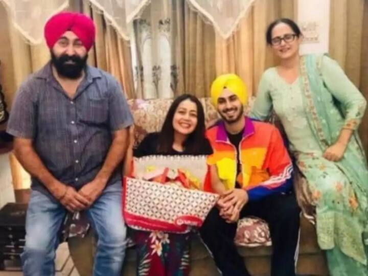 ਨੇਹਾ ਤੇ ਰੋਹਨਪ੍ਰੀਤ ਨੇ ਕੁਝ ਦਿਨ ਪਹਿਲਾਂ ਵੀਡੀਓ ਸ਼ੇਅਰ ਕੀਤਾ ਸੀ, ਜੋ ਸੋਸ਼ਲ ਮੀਡੀਆ 'ਤੇ ਬਹੁਤ ਵਾਇਰਲ ਹੋ ਗਿਆ ਸੀ।