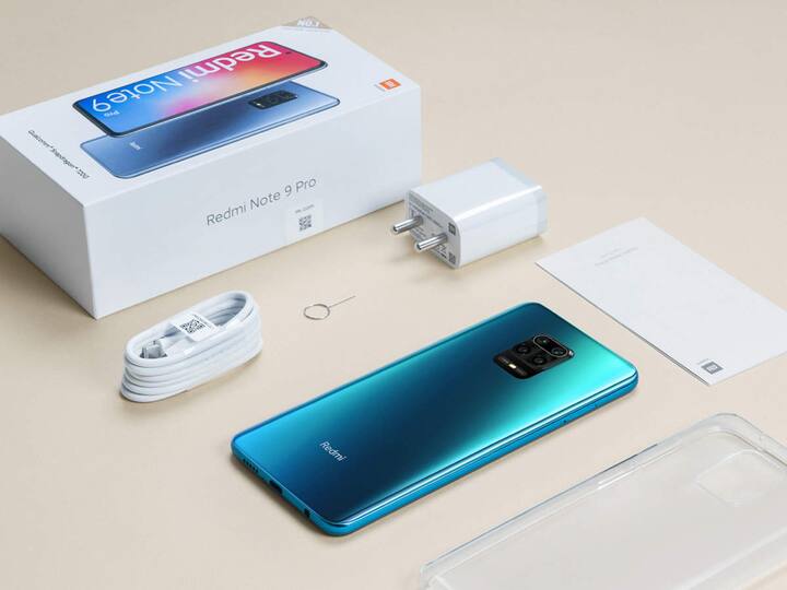 Redmi note 9 pro: ਰੈਡਮੀ ਨੋਟ 9 ਪ੍ਰੋ ਦੀ ਕੀਮਤ 13,999 ਰੁਪਏ ਤੋਂ ਸ਼ੁਰੂ ਹੁੰਦੀ ਹੈ। ਇਸ ਕੀਮਤ 'ਤੇ ਇਸ ਦਾ 4 ਜੀਬੀ ਰੈਮ + 64 ਜੀਬੀ ਸਟੋਰੇਜ ਵੇਰੀਐਂਟ ਦਿੱਤਾ ਜਾ ਰਿਹਾ ਹੈ। ਇਸ ਤੋਂ ਇਲਾਵਾ ਇਸ ਫੋਨ ਦੇ 6 ਜੀਬੀ ਰੈਮ+ 128 ਜੀਬੀ ਸਟੋਰੇਜ ਵੇਰੀਐਂਟ ਦੀ ਕੀਮਤ 16,999 ਰੁਪਏ ਰੱਖੀ ਗਈ ਹੈ। ਇਸ ਫੋਨ 'ਚ ਓਕਟਾ-ਕੋਰ ਪ੍ਰੋਸੈਸਰ ਅਤੇ ਕਵਾਡ ਰੀਅਰ ਕੈਮਰਾ ਸੈੱਟਅਪ ਹੈ। ਇਹ ਫੋਨ ਤਿੰਨ ਕੱਲਰਸ 'ਚ ਉਪਲਬਧ ਹੈ। ਜੇਕਰ ਫੋਨ ਦੀ ਬੈਟਰੀ ਦੀ ਗੱਲ ਕਰੀਏ ਤਾਂ ਰੈਡਮੀ ਦੇ ਇਸ ਫੋਨ ਦੀ 5,020 ਐਮਏਐਚ ਦੀ ਮਜ਼ਬੂਤ ਬੈਟਰੀ ਹੈ, ਜੋ ਤੇਜ਼ ਚਾਰਜਿੰਗ ਨੂੰ ਸਪੋਰਟ ਕਰਦੀ ਹੈ।