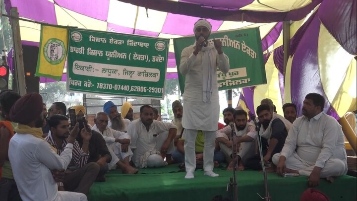 Punjab Singers addressed protest in Fazilka ਟੋਲ ਪਲਾਜੇ 'ਤੇ ਪੰਜਾਬੀ ਗਾਇਕਾਂ ਦਾ ਨਾਕਾ, ਕਿਸਾਨ ਅੰਦੋਲਨ ਦੀ ਹਮਾਇਤ