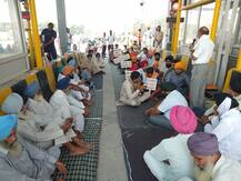 ਮੋਹਾਲੀ 'ਚ ਕਿਸਾਨਾਂ ਦਾ ਪ੍ਰਦਰਸ਼ਨ, ਮੋਦੀ ਦਾ ਪੁਤਲਾ ਫੂਕ ਜਤਾਉਣਗੇ ਰੋਸ