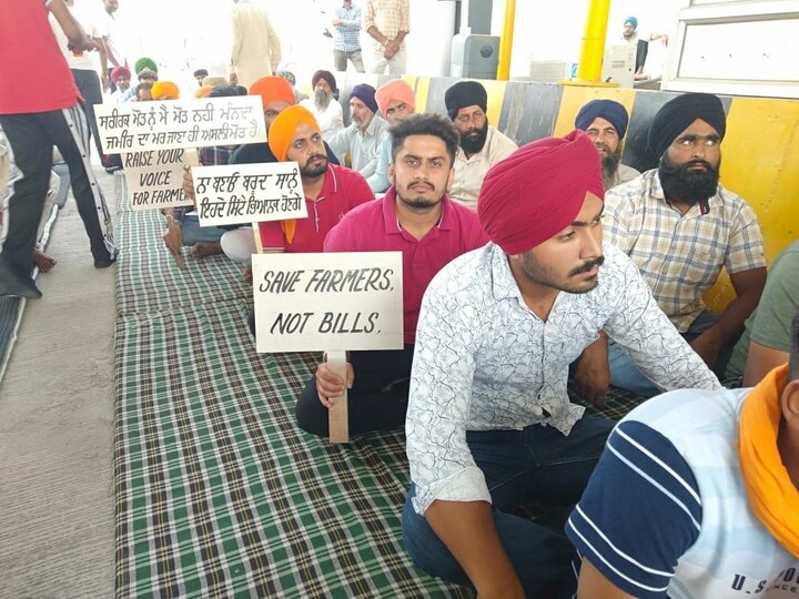 ਕਿਸਾਨ ਮੁਹਾਲੀ ਵੱਲ ਰੋਸ ਮਾਰਚ ਕੱਢ ਰਹੇ ਹਨ  ਪ੍ਰਧਾਨ ਮੰਤਰੀ ਮੋਦੀ ਦੇ ਪੁਤਲੇ ਫੂਕੇ ਜਾਣਗੇ।