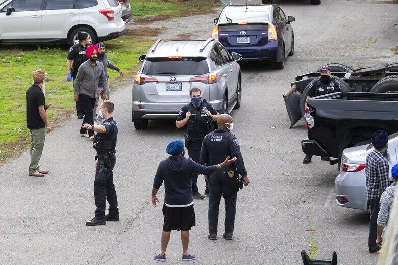 US Gurudwara Singh Sabha fight between two groups ਅਮਰੀਕਾ ਦੇ ਗੁਰਦੁਆਰੇ 'ਚ ਦੋ ਧੜਿਆਂ ਦੀ ਲੜਾਈ, ਪੱਗਾਂ ਲੱਥੀਆਂ ਤੇ ਕਈ ਜ਼ਖਮੀ