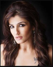 Birthday Special: 46 ਦੀ ਉਮਰ 'ਚ ਵੀ ਬਾਲੀਵੁੱਡ ਦੀਆਂ ਜਵਾਨ ਐਕਟਰੈਸ ਨੂੰ ਰਵੀਨਾ ਦਿੰਦੀ ਮਾਤ, ਦੇਖੋ ਖੂਬਸੂਰਤ ਤਸਵੀਰਾਂ