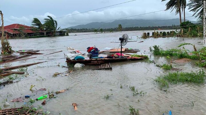 Typhoon Molave Vietnam one died 12 missing 20 ਸਾਲ ਬਾਅਦ ਸਭ ਤੋਂ ਭਿਆਨਕ ਤੂਫਾਨ ਨੇ ਮਚਾਈ ਤਬਾਹੀ