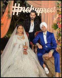 ਚੰਡੀਗੜ੍ਹ 'ਚ ਨੇਹਾ ਤੇ ਰੋਹਨਪ੍ਰੀਤ ਦੇ ਵਿਆਹ ਦੀ ਰਿਸੈਪਸ਼ਨ, ਪਾਰਟੀ ਦੀਆਂ ਤਸਵੀਰਾਂ ਆਈਆਂ ਸਾਹਮਣੇ