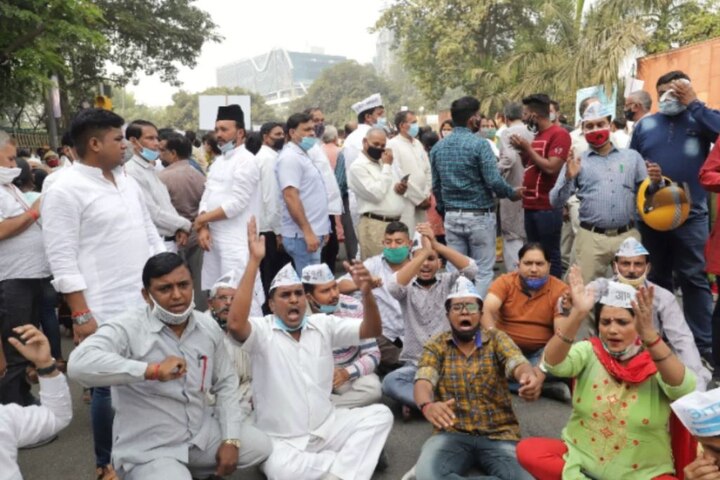 Protest against SDMC proposal turns violent; Delhi Police files FIR against 4 AAP MLAs ‘ਆਪ’ ਦੇ ਚਾਰ ਵਿਧਾਇਕਾਂ ਖ਼ਿਲਾਫ਼ ਕੇਸ ਦਾਇਰ, ਇੱਕ ਨੇ ਚੱਬੀ ਏਸੀਪੀ ਦੀ ਉਂਗਲ