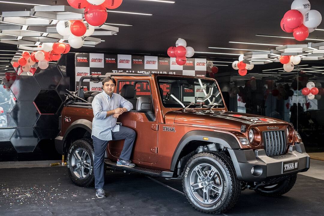 Mahindra Thars first model delivered, priced at Rs 1.11 crore at auction Mahindra Thar ਦੇ ਪਹਿਲੇ ਮਾਡਲ ਹੋਈ ਡਿਲਿਵਰੀ, ਨਿਲਾਮ ‘ਚ 1.11 ਕਰੋੜ ਰੁਪਏ ਲੱਗੀ ਸੀ ਕੀਮਤ