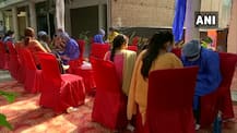 ਕੋਰੋਨਾ ਨੇ ਬਦਲੇ ਤਿਉਹਾਰਾਂ ਦੇ ਰੰਗ, PPE ਕਿੱਟਾਂ 'ਚ ਕਰਵਾਚੌਥ ਦੀ ਮਹਿੰਦੀ ਲਾਉਣ ਵਾਲੇ ਕਲਾਕਾਰ