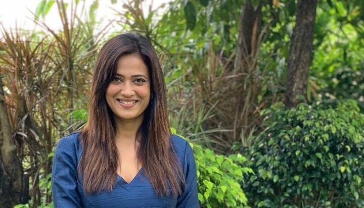 ਸ਼ਵੇਤਾ ਤਿਵਾੜੀ ਫੇਮਸ ਐਕਟਰਸ ਵਿੱਚੋਂ ਇੱਕ ਹੈ। ਸ਼ਵੇਤਾ ਤਿਵਾੜੀ ਨੇ ਨਿੱਜੀ ਜ਼ਿੰਦਗੀ ਵਿੱਚ ਕਈ ਉਤਰਾਅ ਚੜ੍ਹਾਅ ਵੇਖੇ, ਪਰ ਹਰ ਹਾਲਾਤ ਨਾਲ ਲੜਨ ਤੋਂ ਬਾਅਦ ਵੀ ਉਸ ਨੇ ਕਦੇ ਹਾਰ ਨਹੀਂ ਮੰਨੀ।
