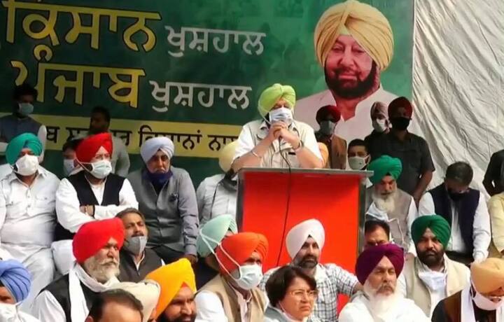 ਦਿੱਲੀ 'ਚ ਧਾਰਾ 144 ਲਾਗੂ ਹੈ, ਬਾਵਜੂਦ ਇਸ ਦੇ ਵਿਧਾਇਕ ਸੜਕਾਂ 'ਤੇ ਉਤਰੇ। ਕੈਪਟਨ ਤੇ ਕੁਝ ਵਿਧਾਇਕਾਂ ਵੱਲੋਂ ਭਾਸ਼ਣ ਵੀ ਦਿੱਤਾ ਗਿਆ।