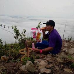 ਅਨੌਖਾ ਪ੍ਰੇਮੀ ਜੋੜਾ: ਨਾਗਿਨ ਦੇ ਰੂਪ 'ਚ ਮਿਲਿਆ ਪਿਛਲੇ ਜਨਮ ਦਾ ਪਿਆਰ ਤਾਂ ਸ਼ਖਸ ਨੇ ਕਰ ਲਿਆ ਵਿਆਹ