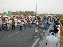 ਕਿਸਾਨਾਂ ਦੇ ਚੱਕਾ ਜਾਮ ਦਾ ਅਸਰ, ਟਰੈਫਿਕ ਹੋਇਆ ਪ੍ਰਭਾਵਿਤ 