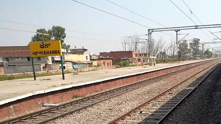 Trains resumptions in Punjab Train tracks clear by farmers  ਪੰਜਾਬ 'ਚ ਮਾਲ ਗੱਡੀਆਂ ਦੀ ਬਹਾਲੀ ਲਈ ਕਿਸਾਨਾਂ ਵੱਲੋਂ ਰੇਲਵੇ ਲਾਇਨਾਂ ਖਾਲੀ