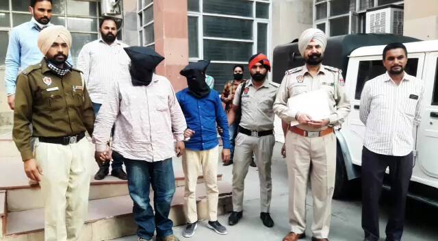 9 ਲੱਖ ਦੀ ਨਕਲੀ ਕਰੰਸੀ ਨਾਲ ਦੋ ਕਾਬੂ, Youtube ਦੇ ਜ਼ਰੀਏ ਸਿੱਖੇ ਸੀ ਬਣਾਉਣੇ ਨਕਲੀ ਨੋਟ Bathinda police nabbed two counterfeiter with 9 Lac fake Indian Currency 9 ਲੱਖ ਦੀ ਨਕਲੀ ਕਰੰਸੀ ਨਾਲ ਦੋ ਕਾਬੂ, Youtube ਦੇ ਜ਼ਰੀਏ ਸਿੱਖੇ ਸੀ ਬਣਾਉਣੇ ਨਕਲੀ ਨੋਟ