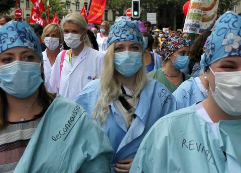 New Covid strain: ਚੀਨ ਮਗਰੋਂ ਹੁਣ ਯੂਕੇ ਦੇ ਕੋਰੋਨਾ ਨੇ ਕੰਬਾਈ ਦੁਨੀਆ, ਭਾਰਤ ਸਰਕਾਰ ਵੱਲੋਂ ਨਵੀਆਂ ਗਾਈਡਲਾਈਨਜ਼ ਜਾਰੀ