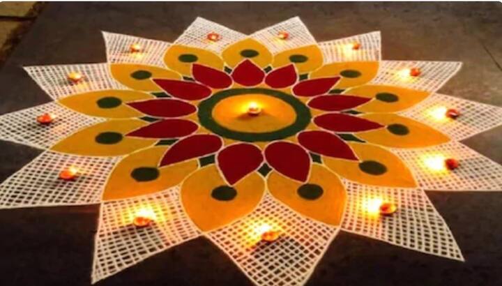 ਤੁਸੀਂ ਇਸ ਤਰ੍ਹਾਂ ਰੰਗੋਲੀ ‘ਚ ਹੈਪੀ ਦੀਵਾਲੀ ਵੀ ਲਿਖ ਸਕਦੇ ਹੋ।