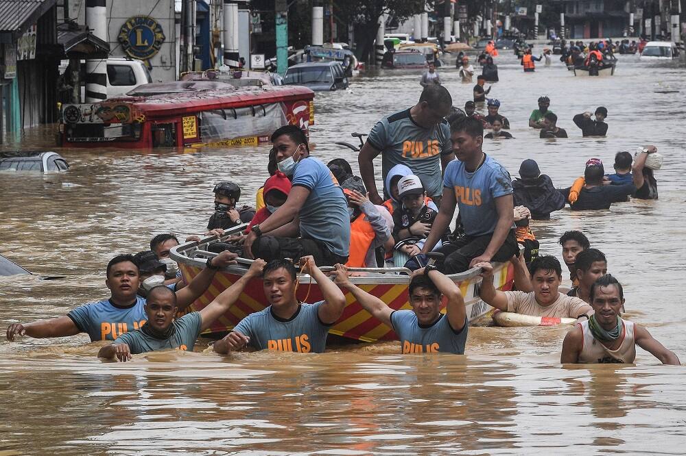 Vamco Typhoon hits Philippines seven died four missing ਹੁਣ 'ਵਾਮਕੋ' ਨੇ ਮਚਾਈ ਤਬਾਹੀ, 11 ਕਰੋੜਾਂ ਘਰਾਂ ਨੂੰ ਨੁਕਸਾਨ