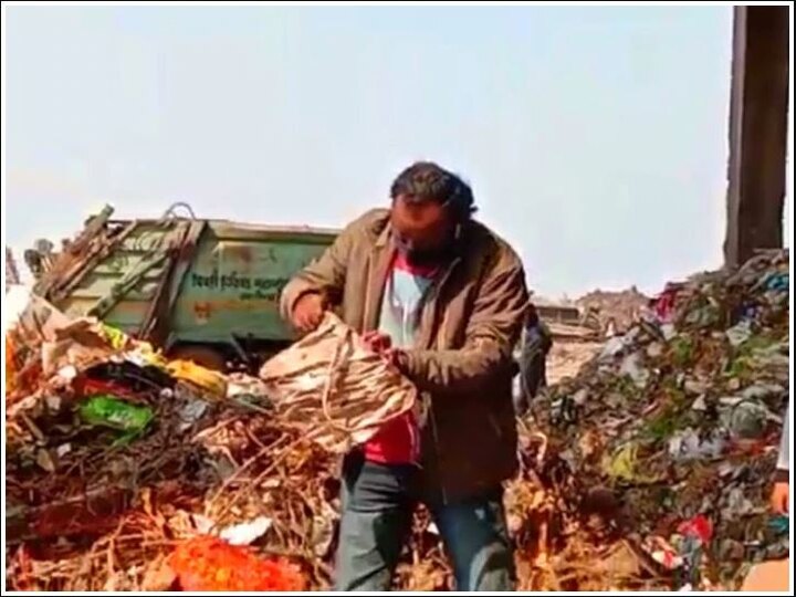 PCMC sifts through 18 tonnes filth to fish out bag with Rs 3L jewellery ਦੀਵਾਲੀ ਦੀ ਸਫਾਈ ਕਰਦਿਆਂ ਔਰਤ ਨੇ ਕੂੜੇ 'ਚ ਸੁੱਟਿਆ ਲੱਖਾਂ ਦੇ ਗਹਿਣੀਆਂ ਦਾ ਬੈਗ, ਅੱਗੇ ਦੋ ਵਾਪਰਿਆ, ਹੈਰਾਨ ਕਰ ਦੇਵੇਗਾ