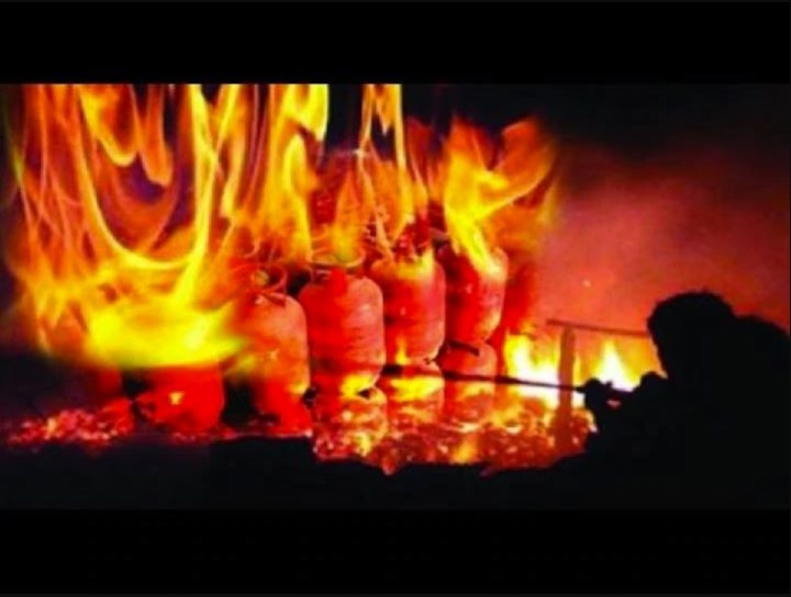 Kamm di gal: How to control a terrible fire in a LPG cylinder? Learn the extremely easy way ਕੰਮ ਦੀ ਗੱਲ: ਰਸੋਈ ਗੈਸ ਸਿਲੰਡਰ 'ਚ ਲੱਗੀ ਭਿਆਨਕ ਅੱਗ 'ਤੇ ਕਿਵੇਂ ਪਾਈਏ ਕਾਬੂ? ਜਾਣੋ ਬੇਹੱਦ ਆਸਾਨ ਤਰੀਕਾ 