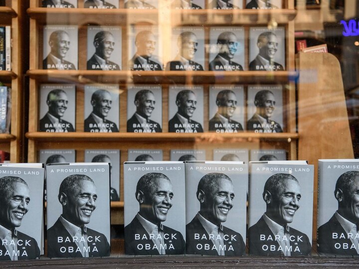 Barack Obama Memoir Sells More Than 887,000 Copies on First Day ਓਬਾਮਾ ਦੀ ਕਿਤਾਬ ਨੇ ਤੋੜੇ ਰਿਕਾਰਡ, 24 ਘੰਟਿਆਂ 'ਚ 8,90,000 ਕਿਤਾਬਾਂ ਵਿਕੀਆਂ