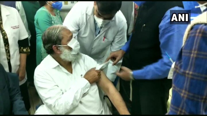 Corona Vaccine Haryana Health Minister Anil Vij takes trial dose of Bharat Biotechs COVID-19 vaccine Coronavirus: ਹਰਿਆਣਾ ਦੇ ਸਿਹਤ ਮੰਤਰੀ ਅਨਿਲ ਵਿਜ ਨੇ ਲਵਾਇਆ ਪਹਿਲਾ Covaxin ਟੀਕਾ