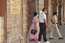 DRUGS Case: ਕਾਮੇਡੀਅਨ ਭਾਰਤੀ ਸਿੰਘ ਤੇ ਉਸ ਦੇ ਪਤੀ ਨੂੰ ਮੈਡੀਕਲ ਚੈਕਅਪ ਲਈ ਲਿਜਾਇਆ ਗਿਆ, ਕੋਰਟ 'ਚ ਹੋਵੇਗੀ ਪੇਸ਼ੀ