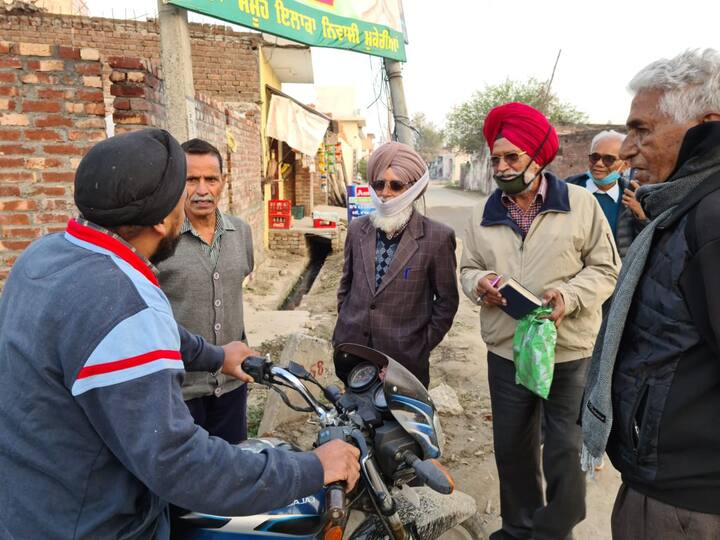 53ਵੇਂ ਦਿਨ ਪੰਜਾਬ ਭਰ 'ਚ ਟੋਲ-ਪਲਾਜ਼ਿਆਂ, ਰੇਲਵੇ-ਪਾਰਕਾਂ, ਭਾਜਪਾ ਆਗੂਆਂ ਦੀਆਂ ਰਿਹਾਇਸ਼ਾਂ, ਮਲਟੀਨੈਸ਼ਨਲ ਕੰਪਨੀਆਂ ਦੇ ਮਾਲਜ਼, ਅੰਬਾਨੀ ਦੇ ਰਿਲਾਇੰਸ ਪੰਪਾਂ 'ਤੇ ਲੱਗੇ 30 ਕਿਸਾਨ-ਜਥੇਬੰਦੀਆਂ ਦੇ ਪੱਕੇ-ਧਰਨਿਆਂ 'ਚ ਕੇਂਦਰ-ਸਰਕਾਰ ਖ਼ਿਲਾਫ਼ ਨਾਅਰੇ ਗੂੰਜਦੇ ਰਹੇ। 