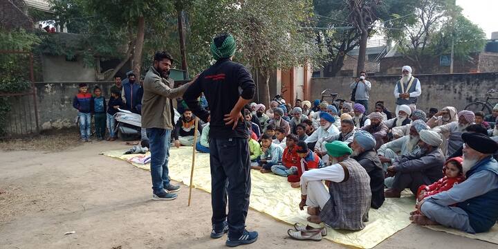 ਕਿਸਾਨ ਮੋਗਾ ਤੋਂ ਬਰਨਾਲਾ ਵੱਲ ਨੂੰ 25 ਨਵੰਬਰ ਤੋਂ ਹੀ ਕੂਚ ਸ਼ੁਰੂ ਕਰ ਦੇਣਗੇ। ਕਿਸਾਨਾਂ ਨੇ ਪੂਰੇ ਇੱਕ ਮਹੀਨੇ ਦਾ ਰਾਸ਼ਨ ਵੀ ਨਾਲ ਬੰਨ ਲਿਆ ਹੈ। ਕਿਸਾਨ ਆਗੂਆਂ ਨੇ ਦੱਸਿਆ ਕਿ ਉਹ ਨੁਕੜ ਨਾਟਕਾਂ ਰਾਹੀਂ ਪਿੰਡਾਂ 'ਚ ਕਿਸਾਨਾਂ ਨੂੰ ਜਾਗਰੂਕ ਕਰ ਰਹੇ ਹਨ।