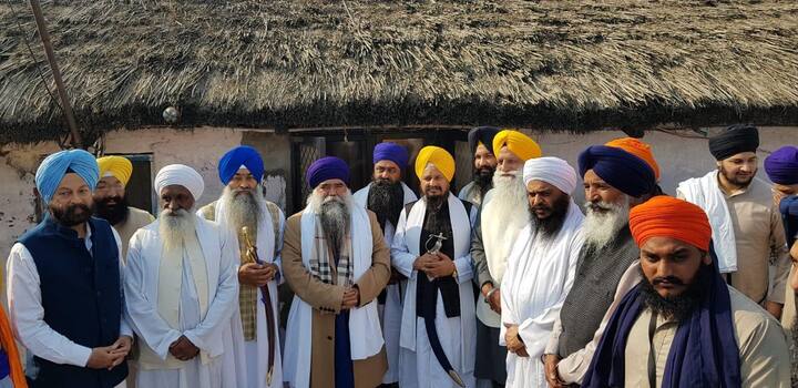 1947 ਦੀ ਵੰਡ ਬਾਅਦ ਪਰਿਵਾਰ ਸਮੇਤ ਸਿੰਬਲੀ ਨੇੜੇ ਬਲਾਚੌਰ ਵਿਖੇ ਆ ਗਏ। ਇੱਕ ਦਿਨ ਘਰੋਂ ਸਰੋਂ ਦਾ ਤੇਲ ਕਢਾਉਣ ਗੜ੍ਹਸ਼ੰਕਰ ਗਏ ਸੀ, ਪਤਾ ਲਾ ਕਿ ਸੰਤ ਬਾਬਾ ਜਵਾਲਾ ਸਿੰਘ ਜੀ ਹਰਖੋਵਾਲ ਵਾਲੇ ਗੜਸ਼ੰਕਰ ਆਏ ਹੋਏ ਹਨ। ਕੁਝ ਸਾਥੀਆਂ ਨਾਲ ਸੰਤ ਜੀ ਮਹਾਰਾਜ ਦੇ ਦਰਸ਼ਨ ਕਰਨ ਗਏ। 