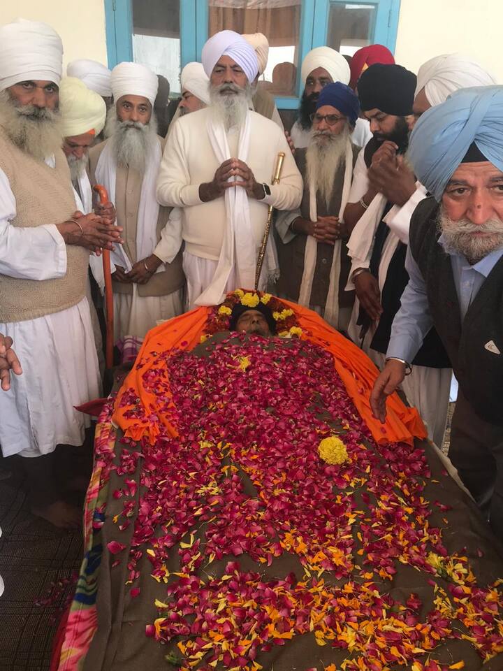  ਜਦੋਂ ਸ੍ਰੋਮਣੀ ਕਮੇਟੀ ਨੇ ਸਕੂਲ ਬਣਾਉਣ ਸ਼ੁਰੂ ਕਰਣ ਲੱਗੇ ਤਾਂ ਇਸ ਸਾਰੀ ਜ਼ਮੀਨ ਦੀ ਗਰਦਾਵਰੀ ਡੇਰਾ ਸੰਤ ਗੜ੍ਹ ਹਰਖੋਵਾਲ ਦੇ ਨਾਮ ਪਿਛਲੇ ੩੦ ਸਾਲਾ ਤੋਂ ਚਲ ਰਹੀ ਸੀ। ਮੈਨੇਜਰ ਸ੍ਰੀ ਕੇਸਗੜ੍ਹ ਸਾਹਿਬ ਨੇ ਬਾਬਾ ਜੀ ਨੂੰ ਬੇਨਤੀ ਕੀਤੀ ਕਿ ਜੇ ਇਹ ਗਰਦਾਵਰੀ ਤਖਤ ਸਾਹਿਬ ਨਾਲ ਹੋ ਜਾਵੇ ਤਾਂ ਇਥੇ ਸਕੂਲ ਬਣ ਸਕਦਾ ਹੈ। 