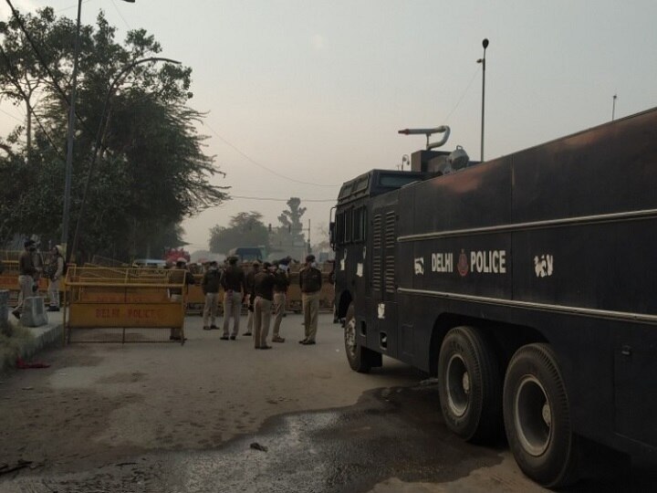 Delhi police alert farmer protest force on Delhi Haryana border ਕਿਸਾਨ ਅੰਦੋਲਨ ਨੂੰ ਲੈਕੇ ਪੁਲਿਸ ਅਲਰਟ, ਦਿੱਲੀ-ਹਰਿਆਣਾ ਤੇ ਸਿੰਘੂ ਬੌਰਡਰ 'ਤੇ ਫੋਰਸ ਤਾਇਨਾਤ