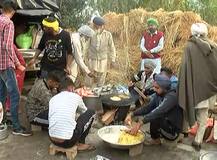 ਸੌਖਾ ਨਹੀਂ ਕਿਸਾਨਾਂ ਨੂੰ ਦਿੱਲੀ ਪਹੁੰਚਣ ਤੋਂ ਰੋਕਣਾ, ਇਨ੍ਹਾਂ ਮੁਸ਼ਕਲਾਂ ਦੇ ਨਾਲ ਅੱਗੇ ਵੱਧ ਰਹੇ ਕਿਸਾਨ, ਦੇਖੋ ਤਸਵੀਰਾਂ