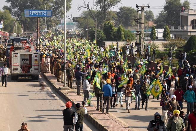Third day of Farmers Protest: ਕਿਸਾਨ ਅੰਦੋਲਨ ਦਾ ਤੀਜਾ ਦਿਨ, ਅੰਨਦਾਤਾ ਆਪਣੀਆਂ ਮੰਗਾਂ 'ਤੇ ਅੜਿਆ, ਜਾਣੋ ਹੁਣ ਤੱਕ ਵੱਡੀਆਂ ਗੱਲਾਂ farmers-protest-third-day-of-farmers-protest-know-key-update-of-protest Third day of Farmers Protest: ਕਿਸਾਨ ਅੰਦੋਲਨ ਦਾ ਤੀਜਾ ਦਿਨ, ਅੰਨਦਾਤਾ ਆਪਣੀਆਂ ਮੰਗਾਂ 'ਤੇ ਅੜਿਆ, ਜਾਣੋ ਹੁਣ ਤੱਕ ਵੱਡੀਆਂ ਗੱਲਾਂ