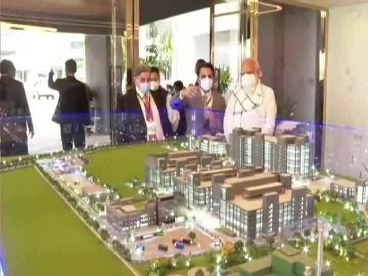 Corona Vaccine: PM Modi arrives at Pune Serum Institute to get information about Corona Vaccine Corona Vaccine: ਪੁਣੇ ਦੇ ਸੀਰਮ ਇੰਸਟੀਚਿਊਟ ਪਹੁੰਚੇ ਪੀਐਮ ਮੋਦੀ, ਕੋਰੋਨਾ ਵੈਕਸੀਨ ਬਾਰੇ ਲੈਣਗੇ ਜਾਣਕਾਰੀ 