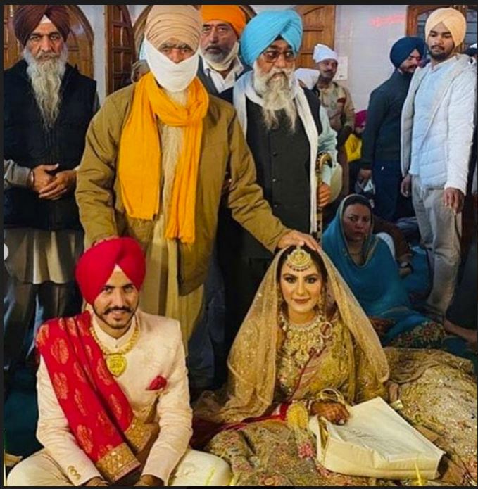 ਜੱਸ ਬਾਜਵਾ ਦੀ ਬਾਰਾਤ ਵਾਲੀ ਕਾਰ 'ਤੇ ਕਿਸਾਨੀ ਝੰਡਾ, ਤਸਵੀਰਾਂ ਆਈਆਂ ਸਾਹਮਣੇ