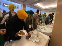 ਕਿਸਾਨਾਂ ਨੇ ਸਰਕਾਰ ਦੇ ਖਾਣੇ ਨੂੰ ਨਕਾਰ ਛੱਕਿਆ ਲੰਗਰ, ਵੇਖੋ ਖਾਸ ਤਸਵੀਰਾਂ